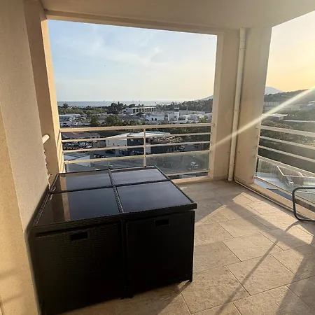 Διαμέρισμα F2 - Dernier Etage Avec Terrasse Vue *