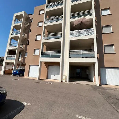 F2 - Dernier Etage Avec Terrasse Vue *