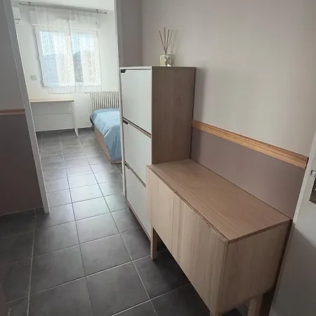 F2 - Dernier Etage Avec Terrasse Vue