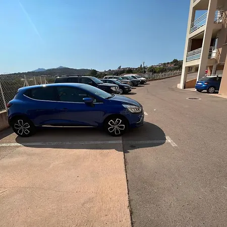 F2 - Dernier Etage Avec Terrasse Vue Διαμέρισμα *